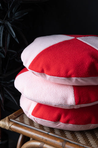 Detail image of the Pink & Red Round Checkered Cushion