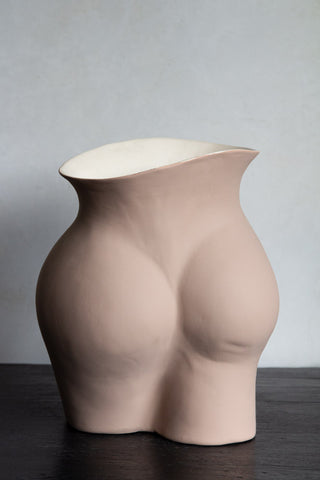 Image of the back of the Raw Ceramic Clay Best Bottom Vase