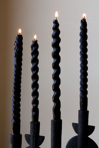 Image of the Set Of 4 Spiral & Twisted Black Dinner Candles