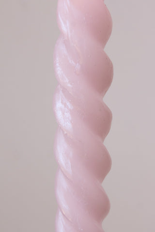 Detail image of the Set Of 4 Spiral & Twisted Pink Dinner Candles
