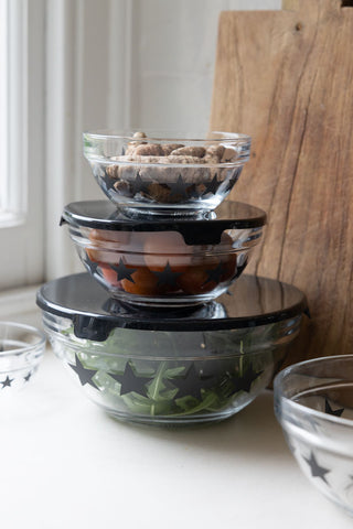 Image of 3 bowls with lids stacked